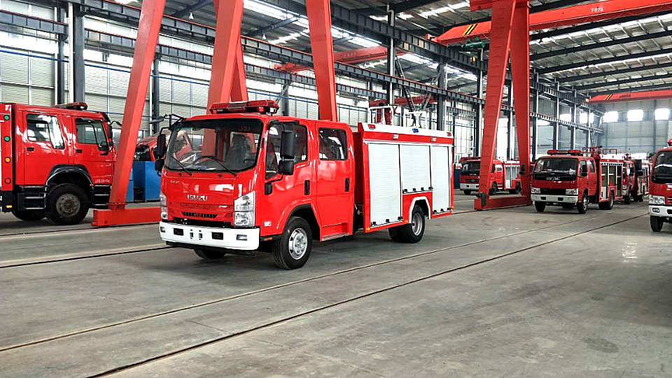 5噸水罐消防車(chē)五十鈴 84CE5804EC796E5978D4627B7DBA1C4A_副本.jpg