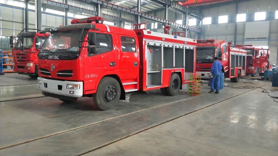 東風多利卡水灌消防車jpg 442508D4F9A05194728812B1DA0924B9_副本.jpg