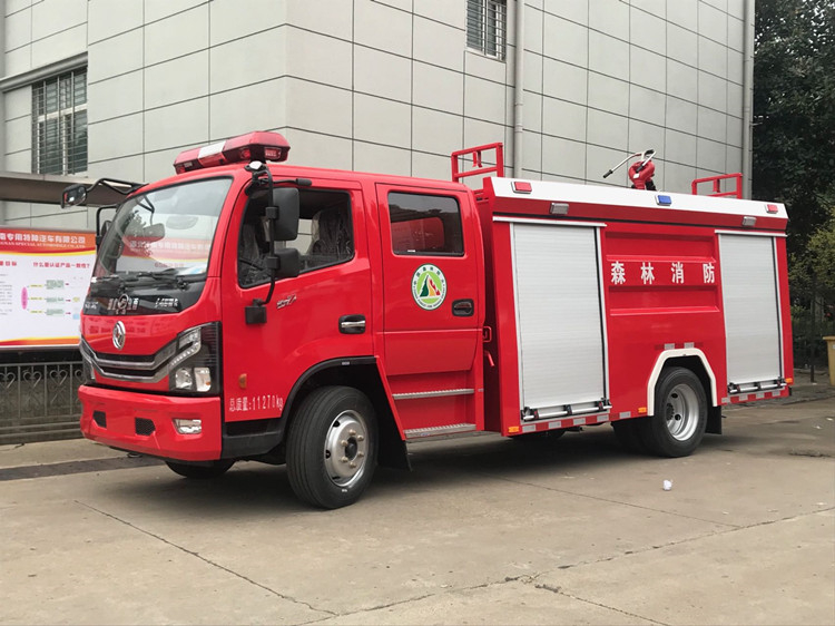 東風(fēng)5噸消防車圖片 BEE98C1D31C9F383D00658138F4E12D2.jpg